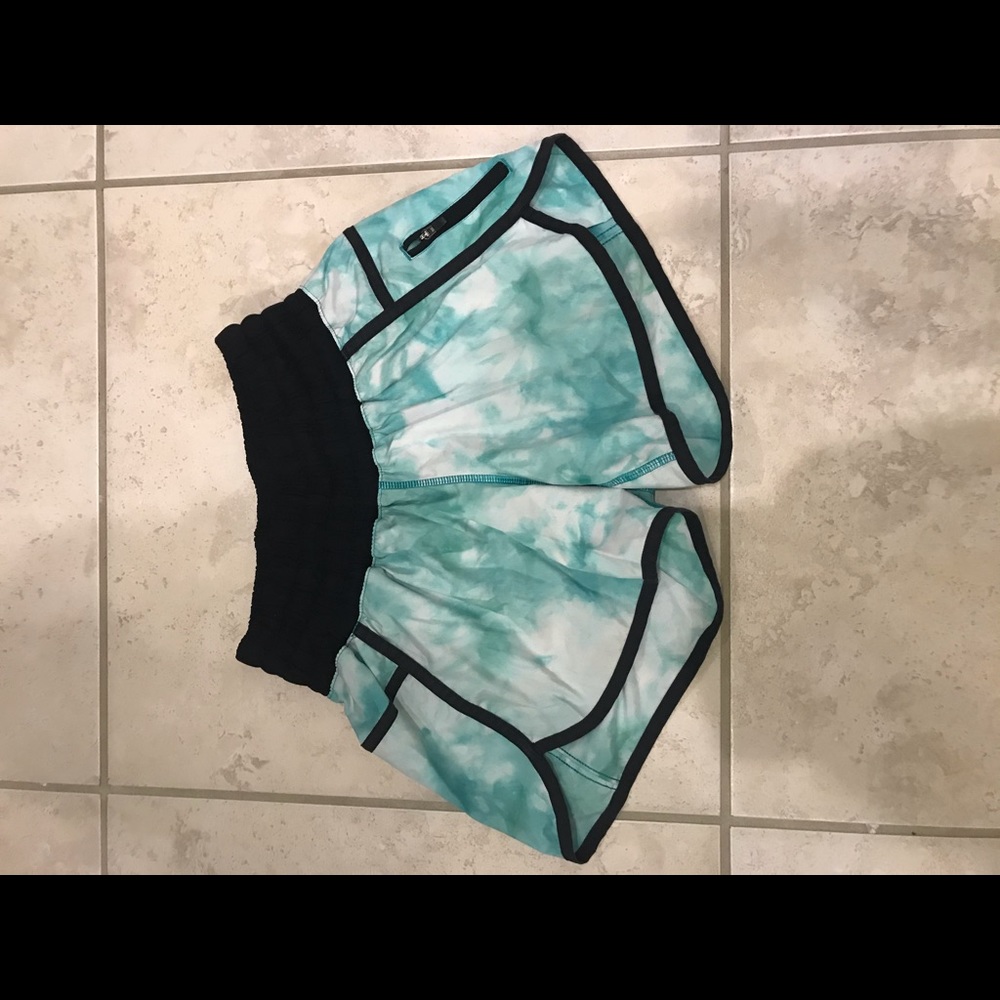 Lululemon tracker shorts